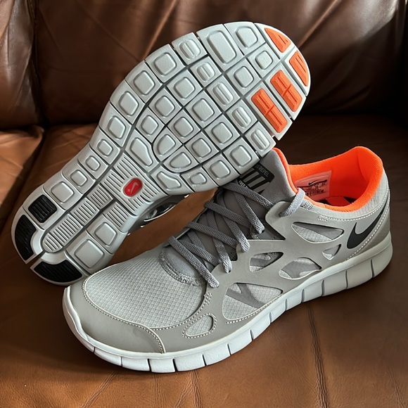 Men’s Nike Free Run+ Shield Gray/Orange Size 12 Dead Stock - Picture 2 of 13